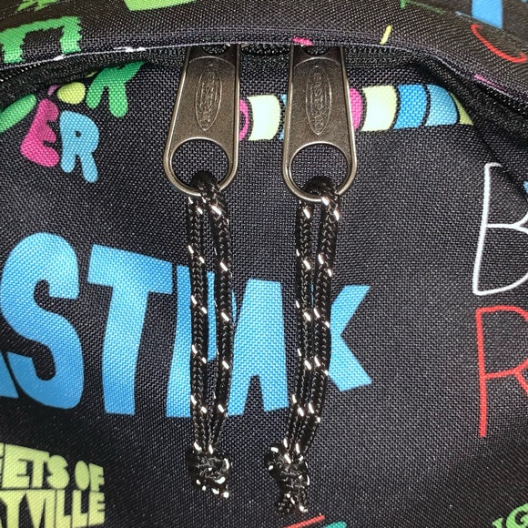 Eastpak Padded Pak'R Out of the Office Jeremyville Print Backpack-NWT - Picture 10 of 11